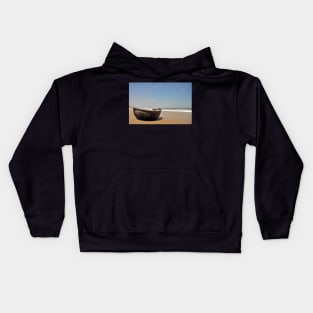 Bateau panier en bambou sur une plage du Vietnam Kids Hoodie